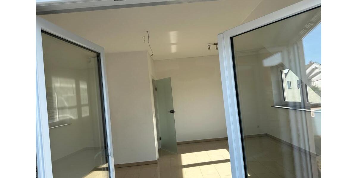 Dachgeschoßwohnung Gießen Wieseck - 3 Zimmer, 90 m&sup2;, 1.150&euro; | Angebot:26050734