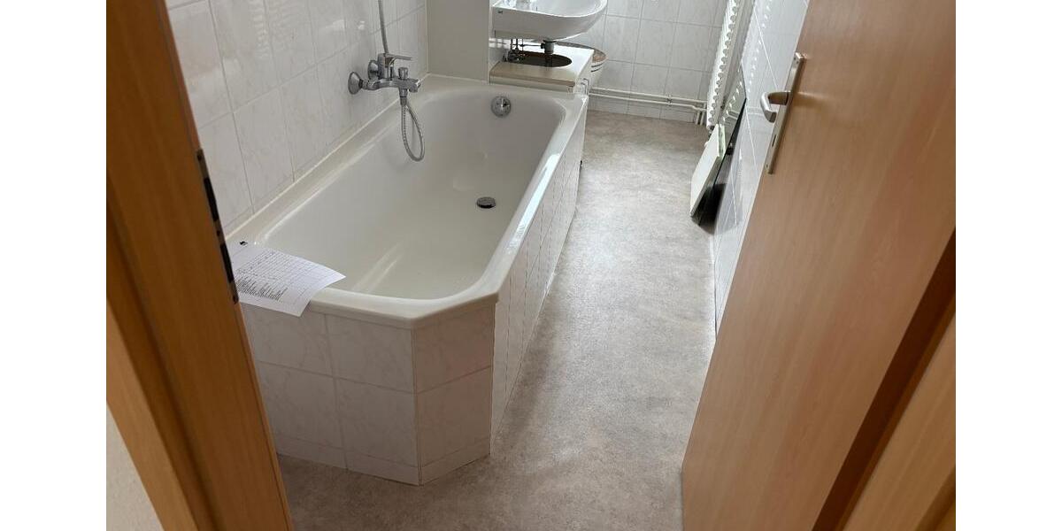 Etagenwohnung Querfurt - 1 Zimmer, 33 m&sup2;, 210&euro; | Angebot:25918001