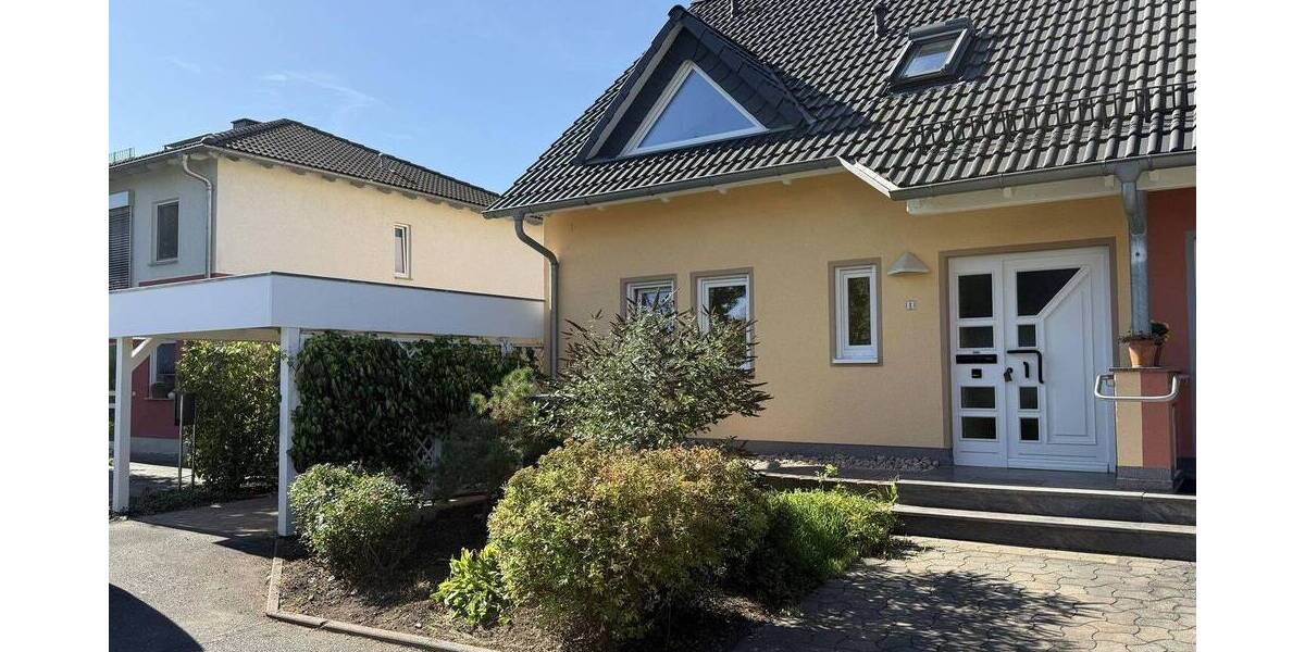 Doppelhaushälfte mit Carport - Erstbezug nach Sanierung 3 zimmer