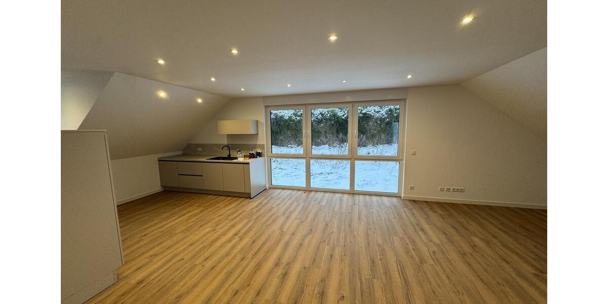 Dachgeschoßwohnung Scharbeutz - 3 Zimmer, 103 m&sup2;, 1.800&euro; | Angebot:24581808