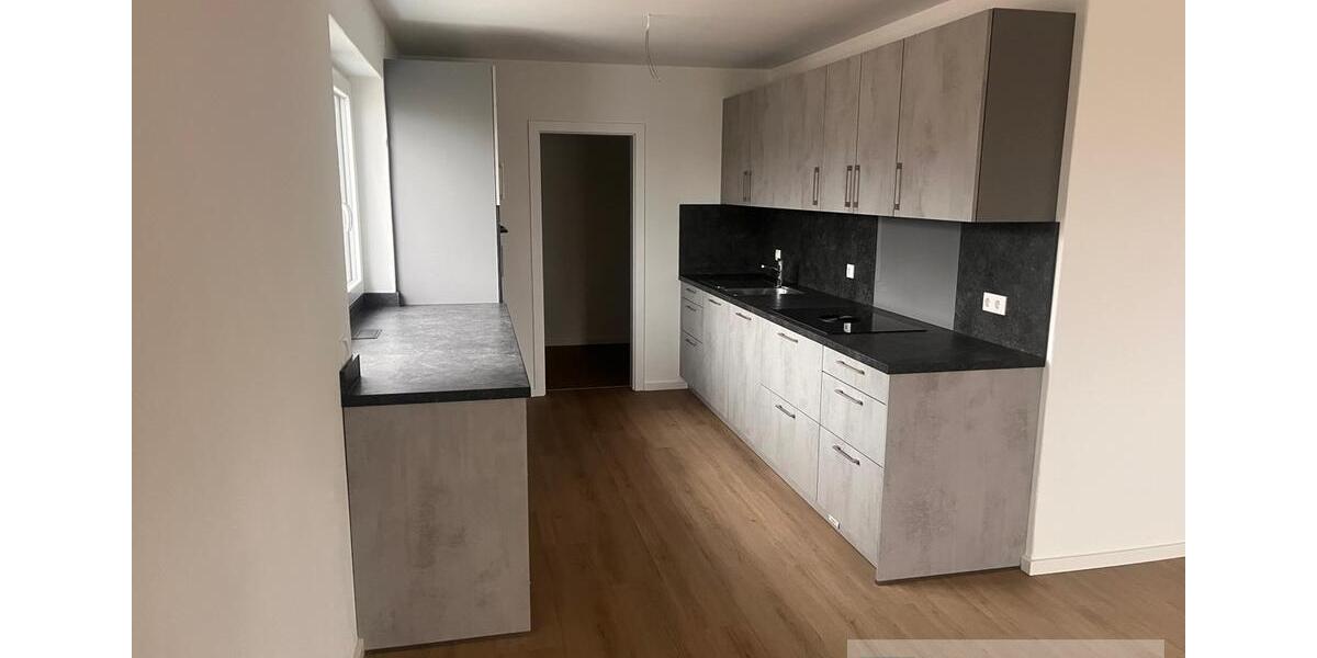 Etagenwohnung Neusorg - 3 Zimmer, 114 m&sup2;, 1.085&euro; | Angebot:21198005