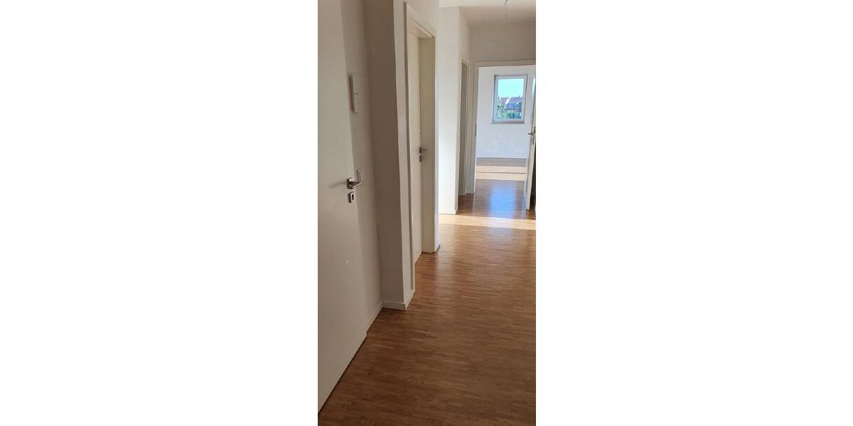 Etagenwohnung Freital - 4 Zimmer, 107 m&sup2;, 1.600&euro; | Angebot:24715428