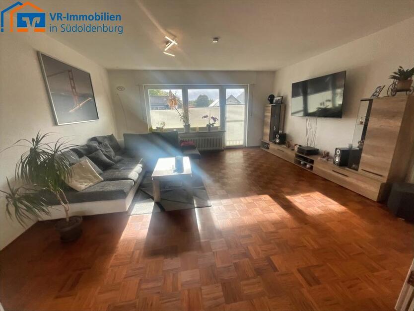 Gemütliche Dachgeschosswohnung mit Balkon und Garage im Zentrum von Garrel! zimmer