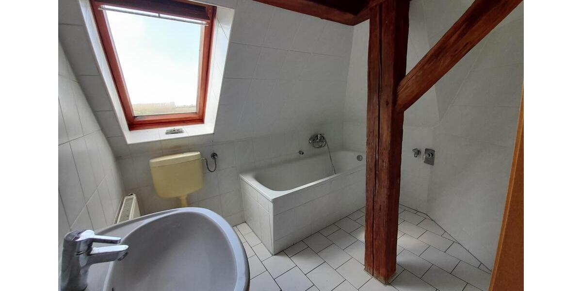 Dachgeschoßwohnung Pegau - 2 Zimmer, 42 m&sup2;, 240&euro; | Angebot:25473975