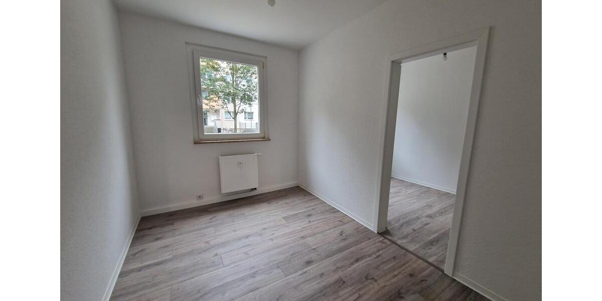 Etagenwohnung Dessau-Roßlau Brambach - 4 Zimmer, 65 m&sup2;, 389&euro; | Angebot:26549414