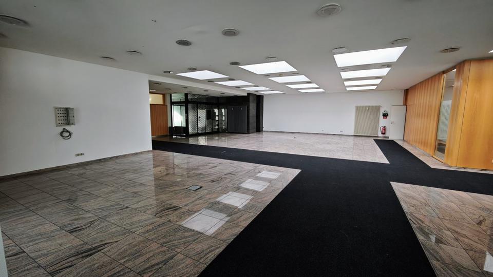 Gewerbeobjekt Schiffweiler - 2.200&euro; | Angebot:23577417