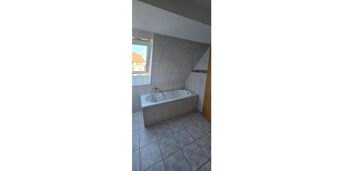 helle 3 Raumwohnung 74 qm² reine Nutzfläche, Stellplatz Nebengela zimmer