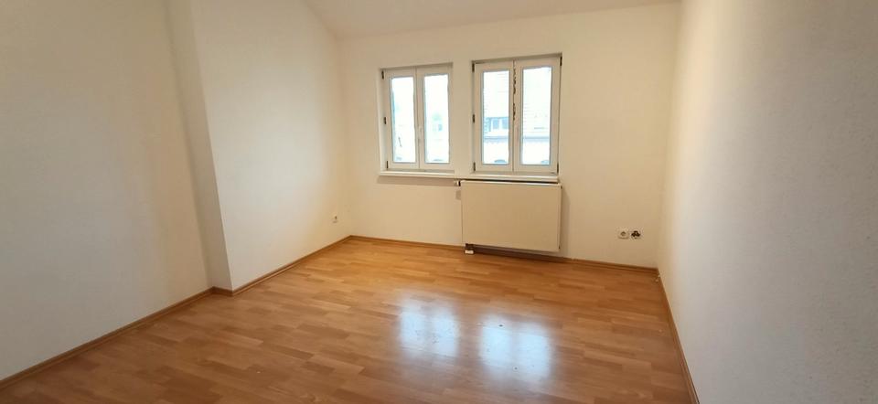 Dachgeschoßwohnung Mühlhausen (Thüringen) - 3 Zimmer, 86 m&sup2;, 520&euro; | Angebot:26440890