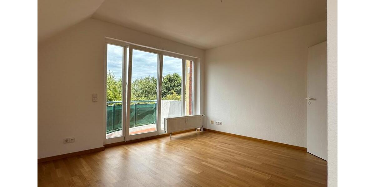 Helle moderne Maisonette Wohnung mit EKB, Balkon und Tiefgaragenplatz in Meerbusch-Osterath. 2 zimmer