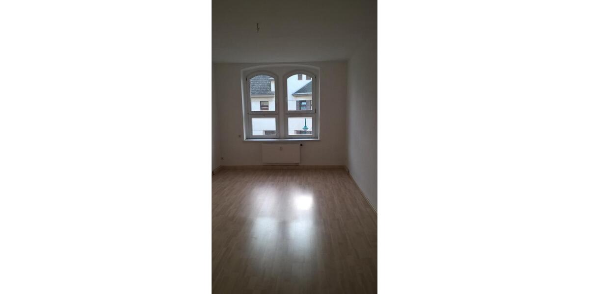 Etagenwohnung Gröditz - 2 Zimmer, 75 m&sup2;, 410&euro; | Angebot:23863088