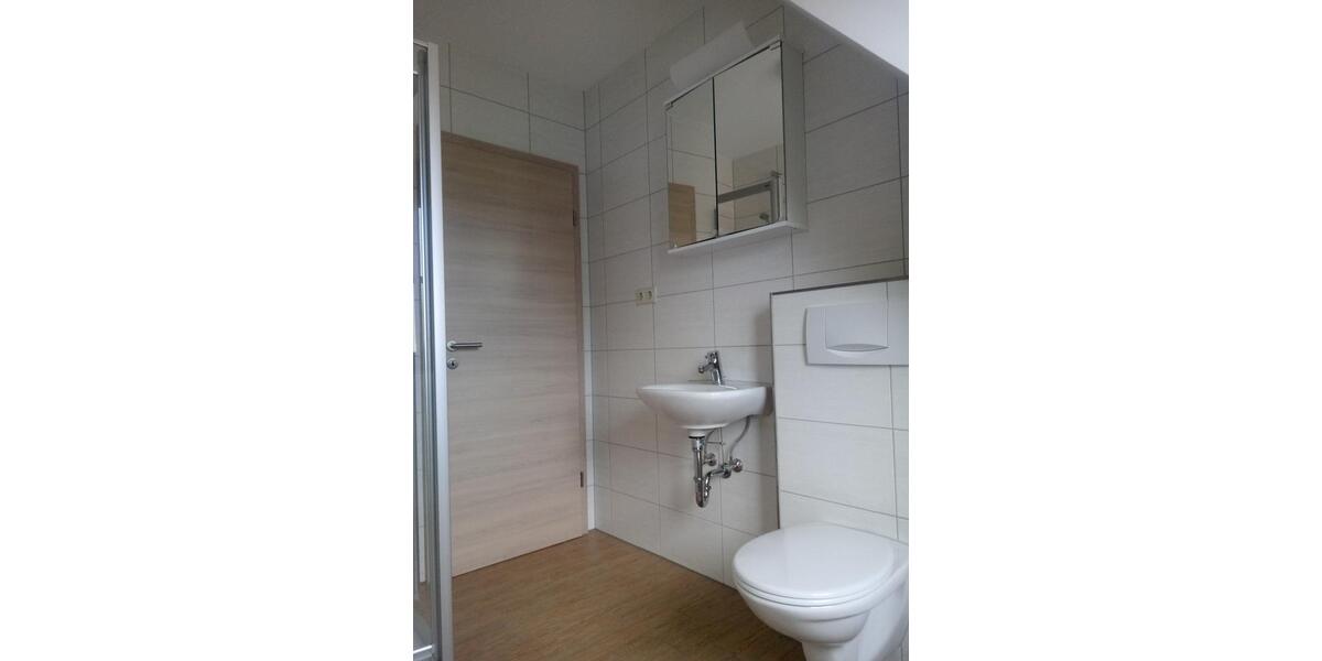 Dachgeschoßwohnung Roth - 3 Zimmer, 60 m&sup2;, 650&euro; | Angebot:26699688