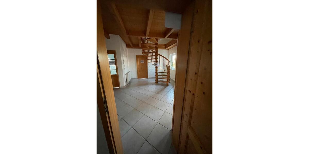 Dachgeschoßwohnung Tangerhütte - 4 Zimmer, 160 m&sup2;, 1.000&euro; | Angebot:26461435