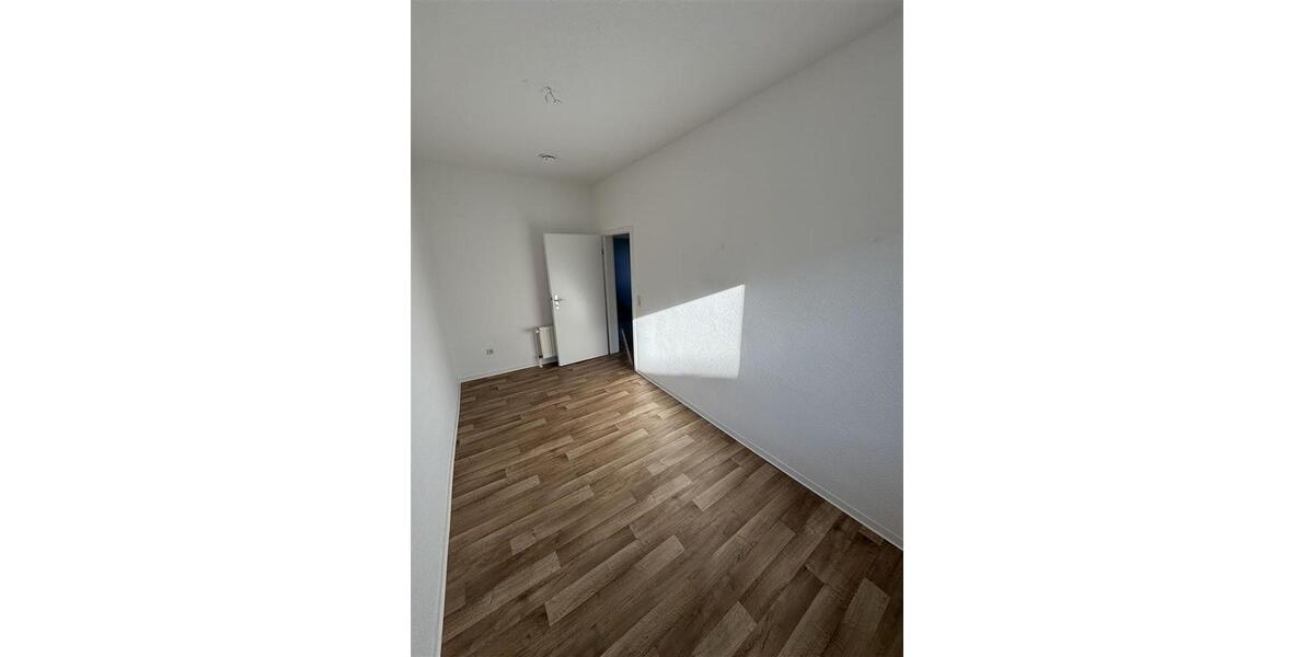 Erdgeschoßwohnung Nienburg (Saale) - 3 Zimmer, 63 m&sup2;, 470&euro; | Angebot:23422362