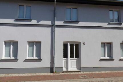 Haus Malchow - 10 Zimmer, 200 m&sup2;, 1.800&euro; | Angebot:24511799