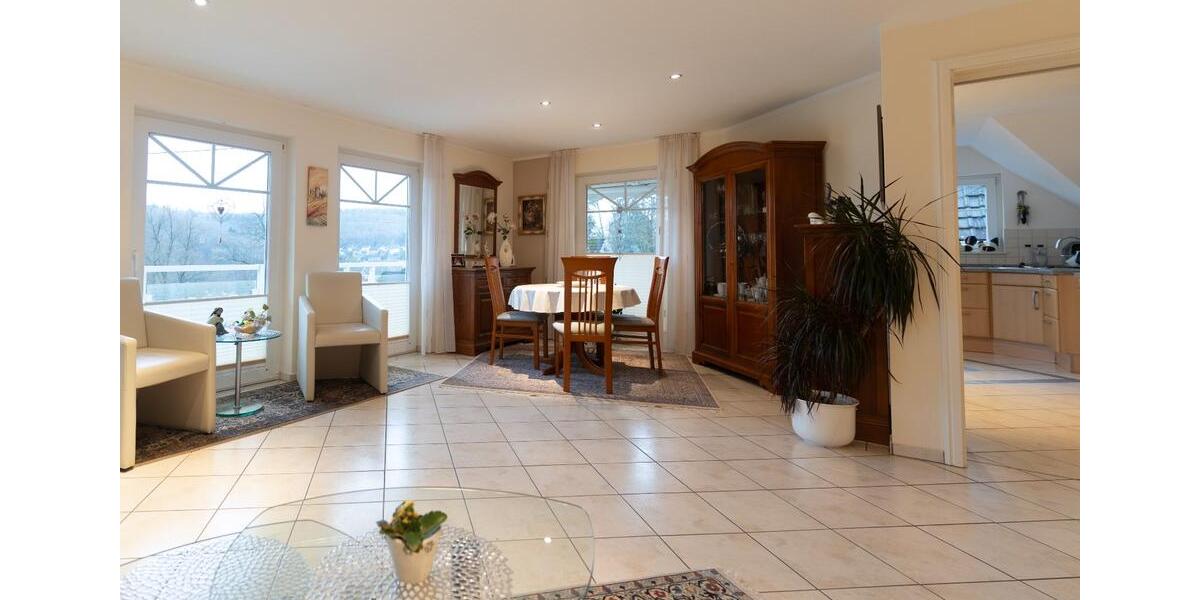 Dachgeschoßwohnung Hilchenbach - 3 Zimmer, 93 m&sup2;, 900&euro; | Angebot:25974797