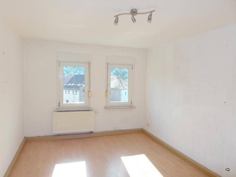 Gemütliche 3-Zimmer DachWohnung mit Laminat und Bad mit Dusche * handwerlich begabte Mieter gesucht
