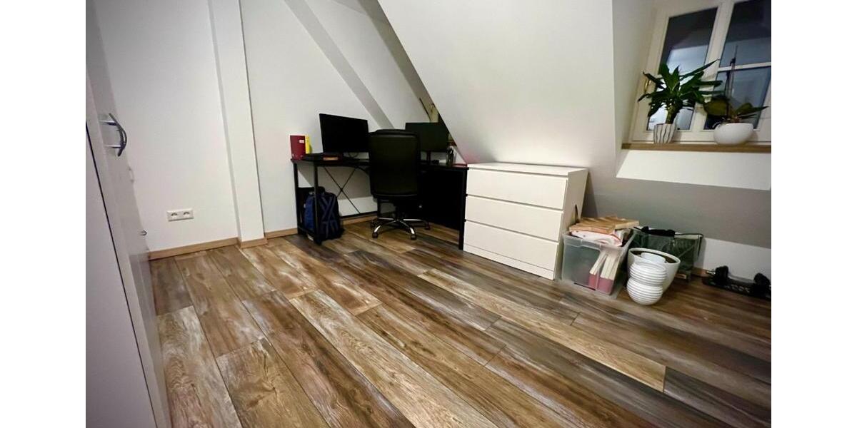 Dachgeschoßwohnung Meißen - 3 Zimmer, 84 m&sup2;, 735&euro; | Angebot:24816092
