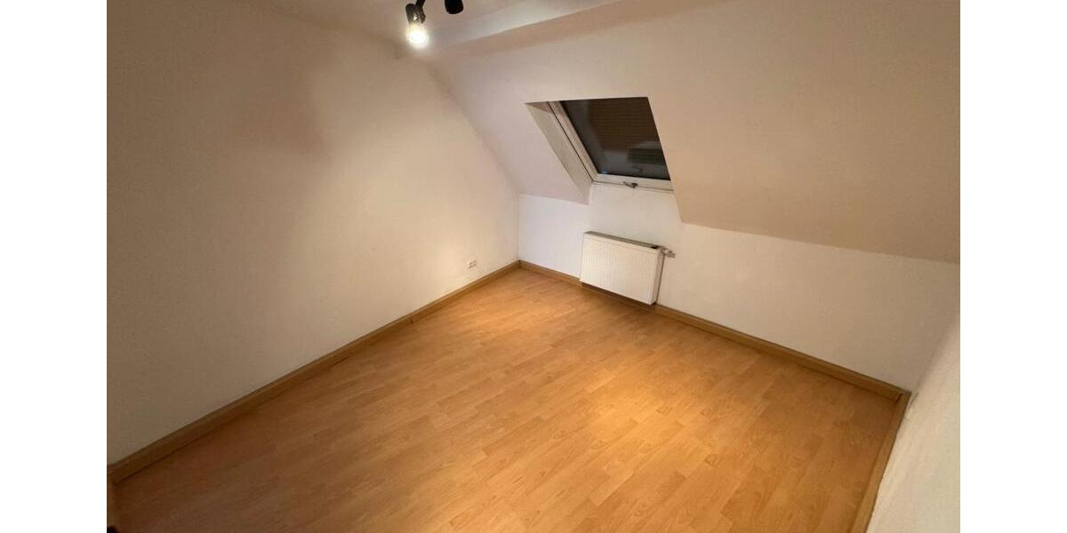 Dachgeschoßwohnung Essen Südviertel - 5 Zimmer, 117 m&sup2;, 1.150&euro; | Angebot:26696762