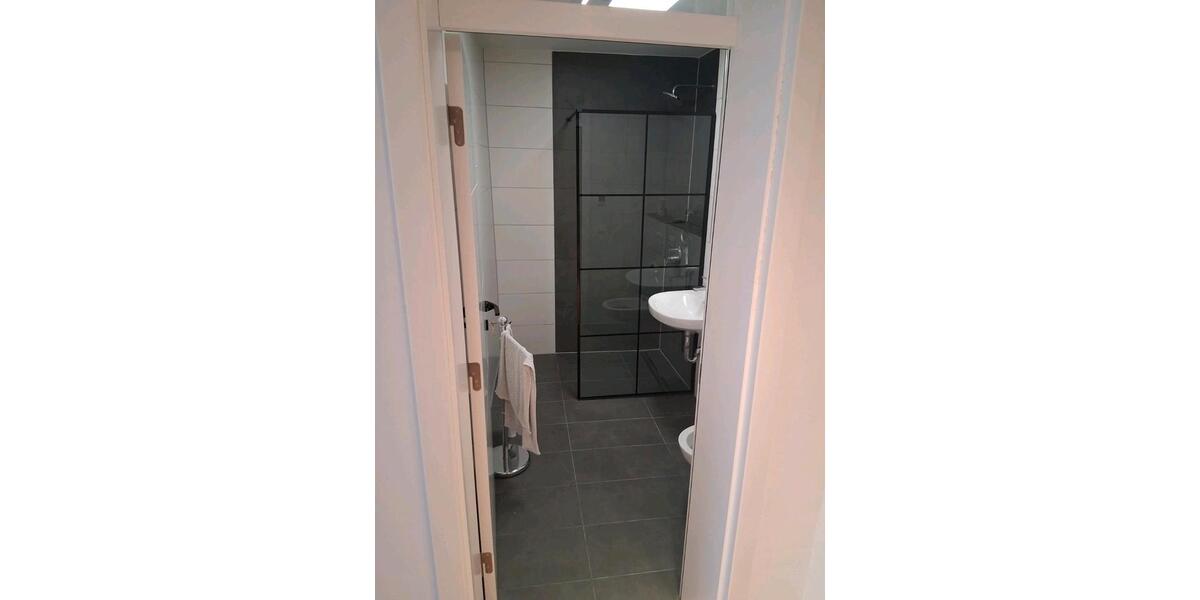 Moderne 3-Zimmer-WG nur für Studenten-innen, nähe Gewerbepark 3 zimmer