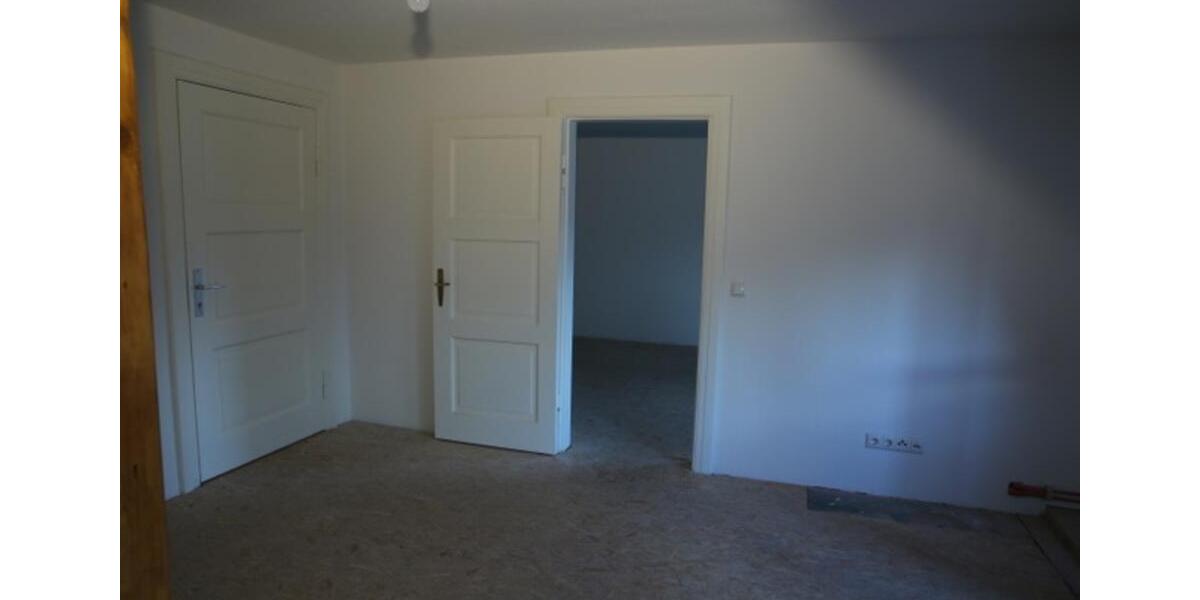 Etagenwohnung Ohrdruf - 6 Zimmer, 215 m&sup2;, 1.200&euro; | Angebot:12321985