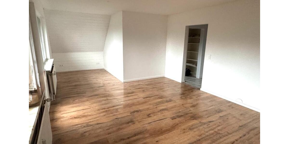 Etagenwohnung Bönningstedt - 3 Zimmer, 72 m&sup2;, 1.650&euro; | Angebot:26693779