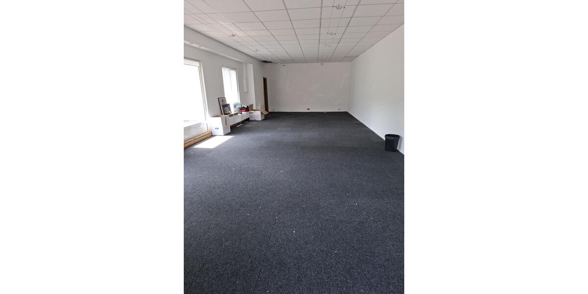 Ladenfläche mit Schaufenster zu vermieten zimmer