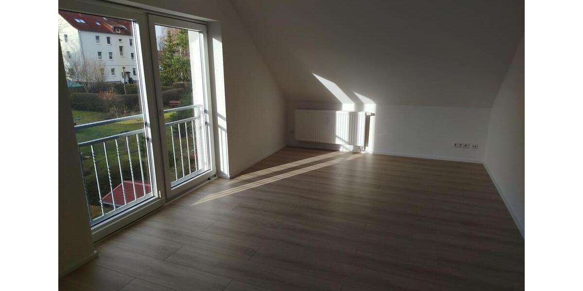 Schicke Dachgeschoss- Zweiraumwohnung in ruhiger Lage 2 zimmer