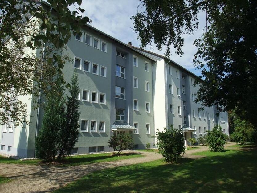 Modernisierte 4-Zimmer-Erdgeschoßwohnung mit Balkon!