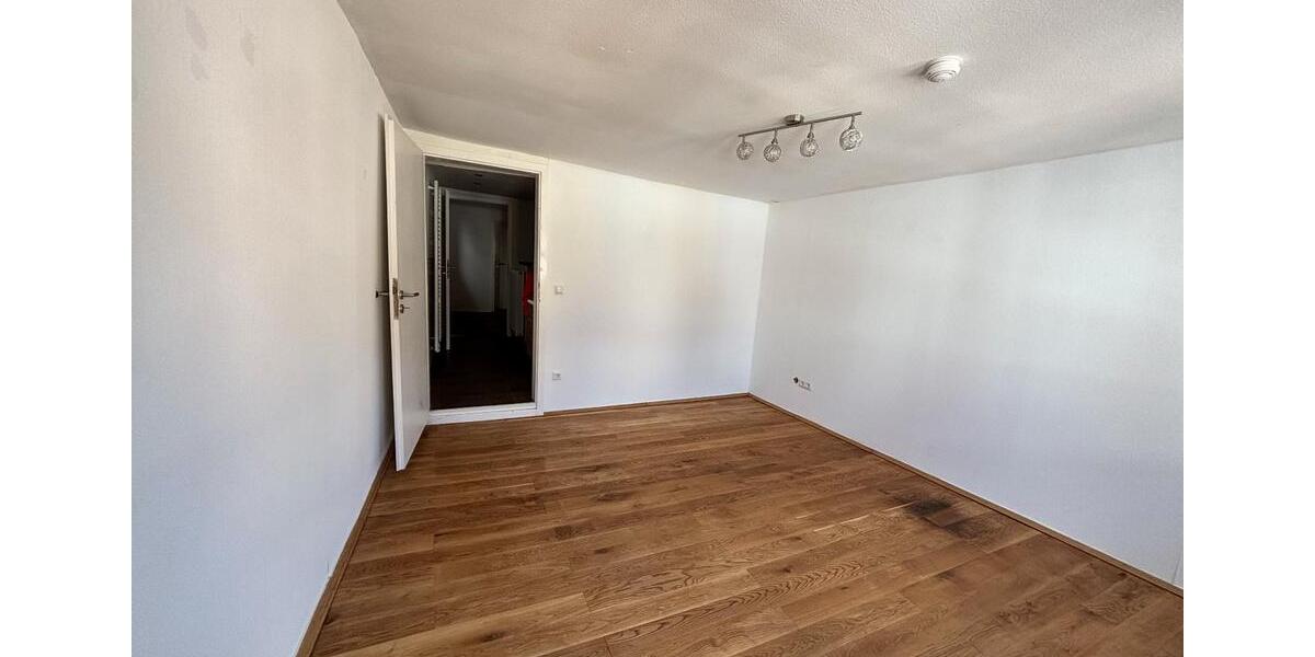 Doppelhaushälfte Wertheim - 7 Zimmer, 190 m&sup2;, 1.250&euro; | Angebot:26521744