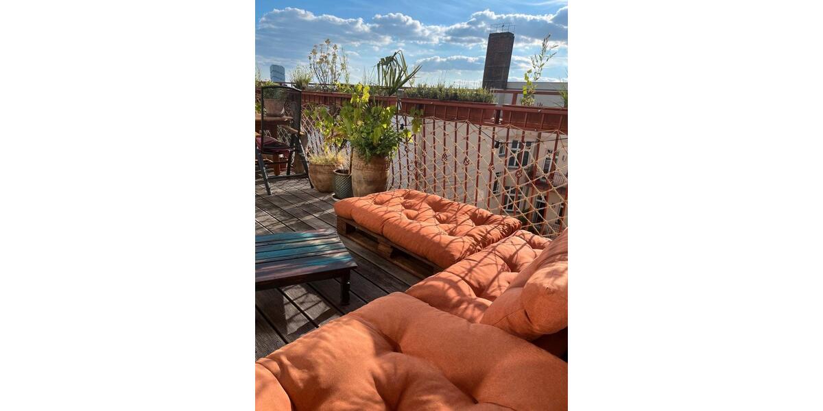 Dachgeschoßwohnung Berlin Friedrichshain-Kreuzberg - 3 Zimmer, 100 m&sup2;, 2.000&euro; | Angebot:26022400