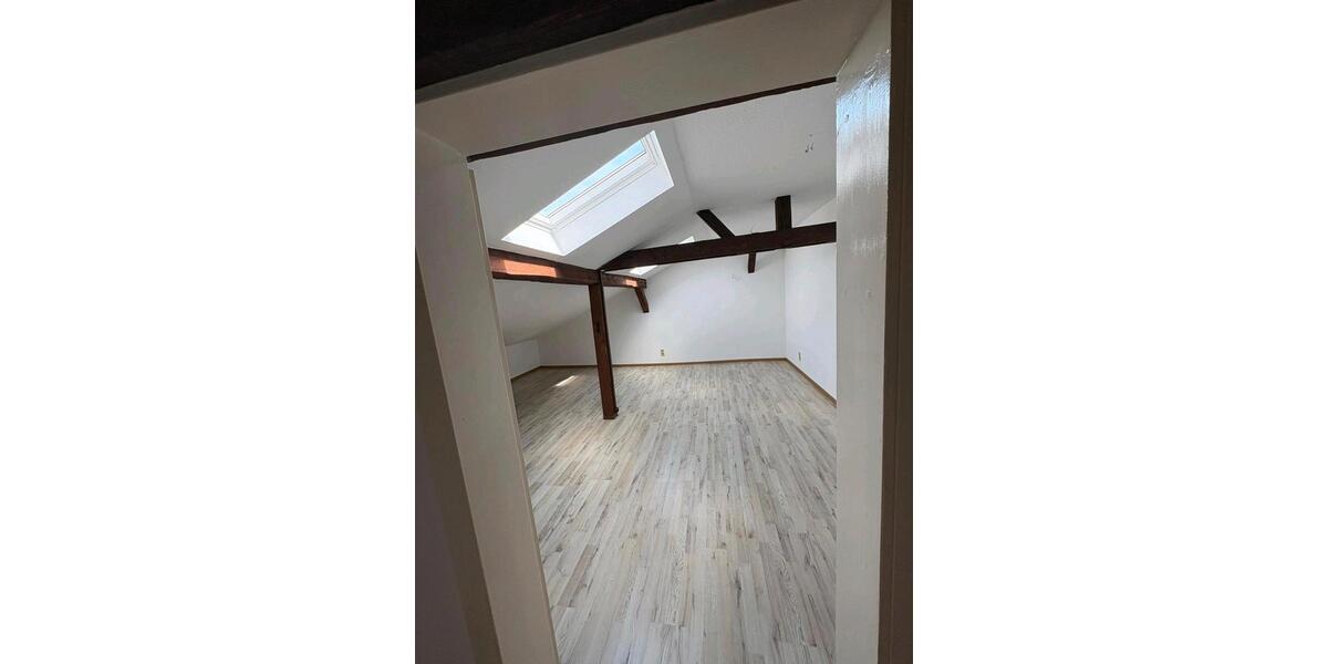 Dachgeschoßwohnung Mühlhausen (Thüringen) - 2 Zimmer, 60 m&sup2;, 285&euro; | Angebot:26252754