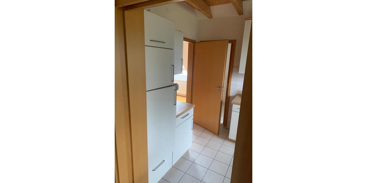 Großzügig geschnittene 3-Zi-Wohnung mit Balkon und Einbauküche zimmer