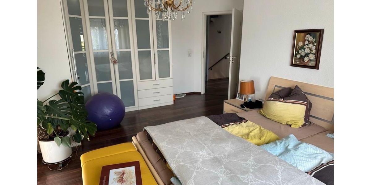 Doppelhaushelfte mit kl. Terrasse in Riedstadt Wolfskehlen zimmer