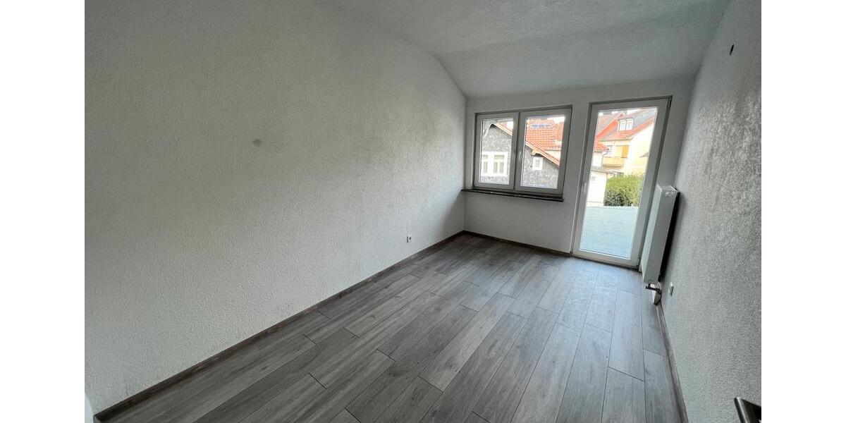 Etagenwohnung Bebra - 4 Zimmer, 80 m&sup2;, 650&euro; | Angebot:26503026