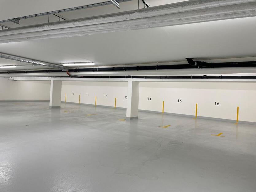 Barrierearmer PKW Tiefgaragenstellplatz in Innenstadtlage