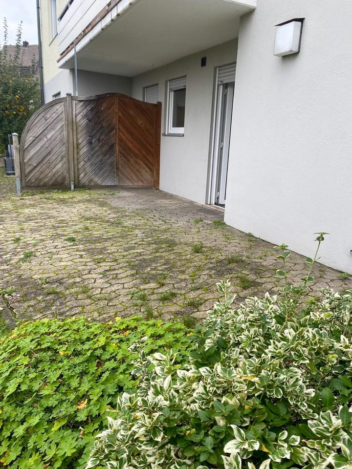 Schöne 1-Zi.-Wohn. WÜ-Versbach – Terrasse, EBK & Stellplatz zimmer