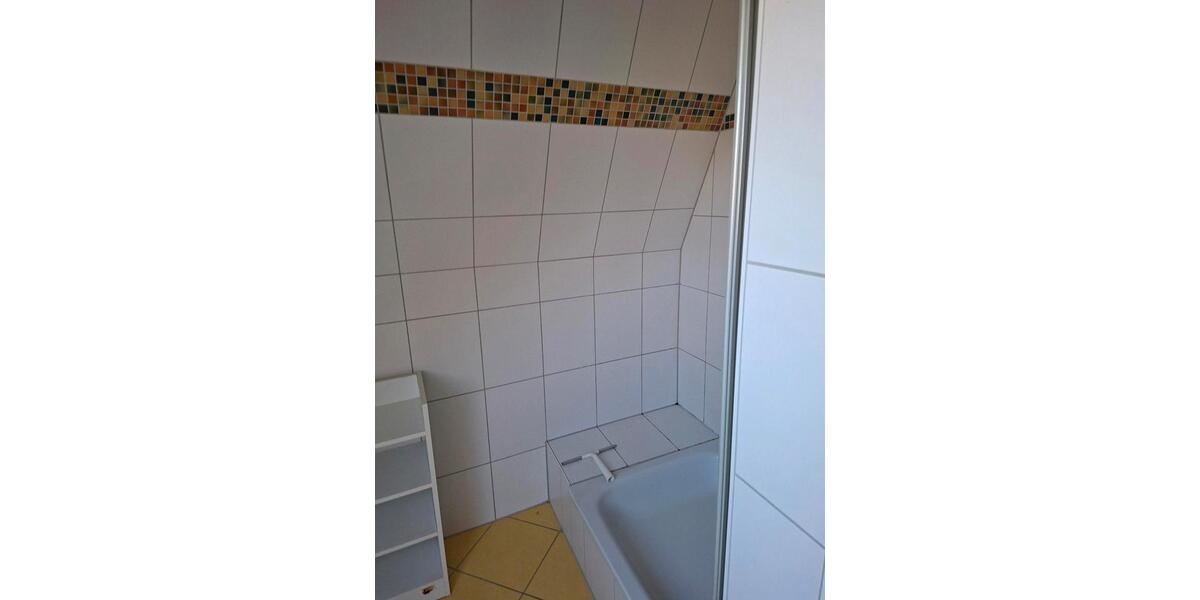 Dachgeschoßwohnung Schwerin Neumühle - 2 Zimmer, 48 m&sup2;, 550&euro; | Angebot:26305176