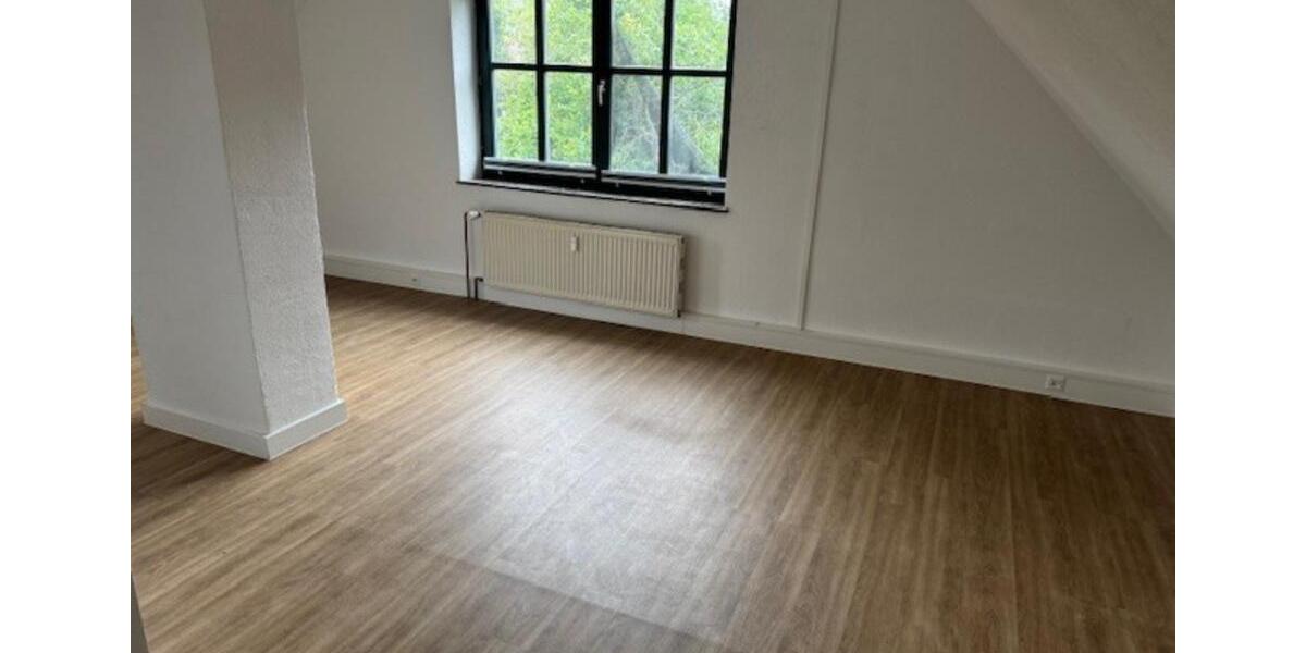 Dachgeschoßwohnung Ludwigsfelde - 3 Zimmer, 96 m&sup2;, 1.728&euro; | Angebot:21173589