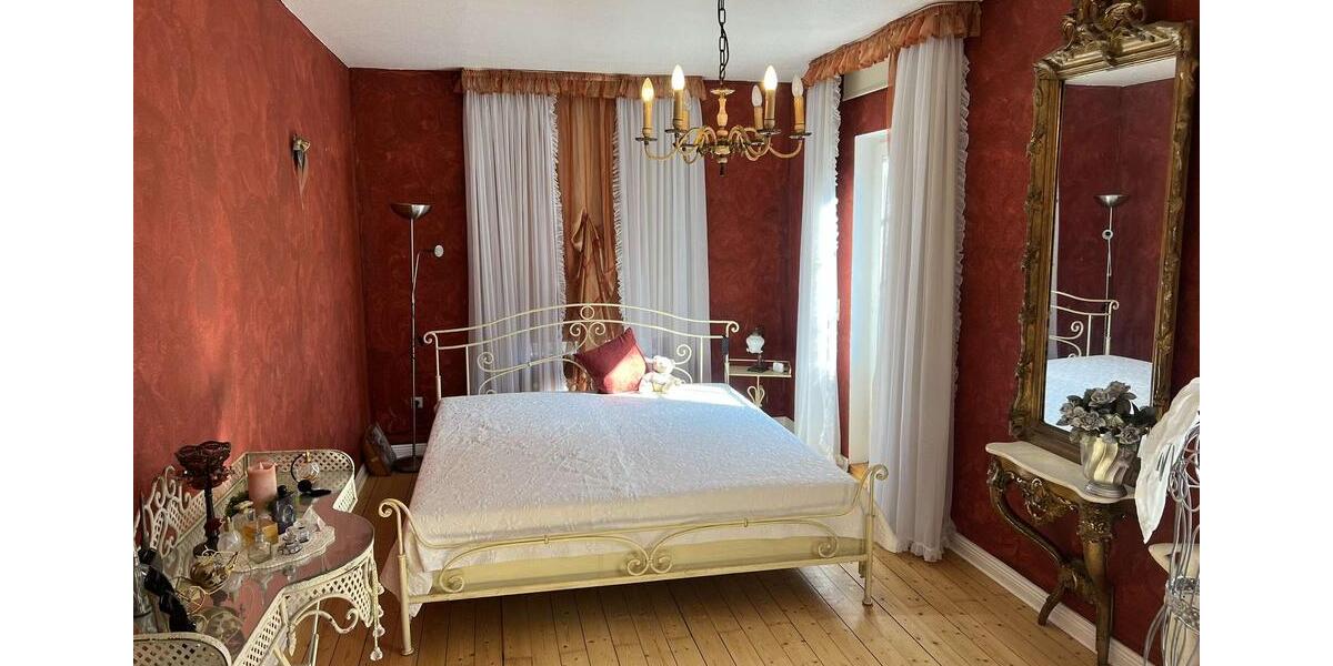 Einfamilienhaus Bad Pyrmont - 6 Zimmer, 240 m&sup2;, 1.500&euro; | Angebot:26193677