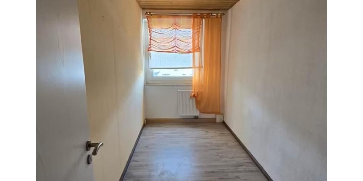 Etagenwohnung Mülsen - 3 Zimmer, 56 m&sup2;, 295&euro; | Angebot:26691505