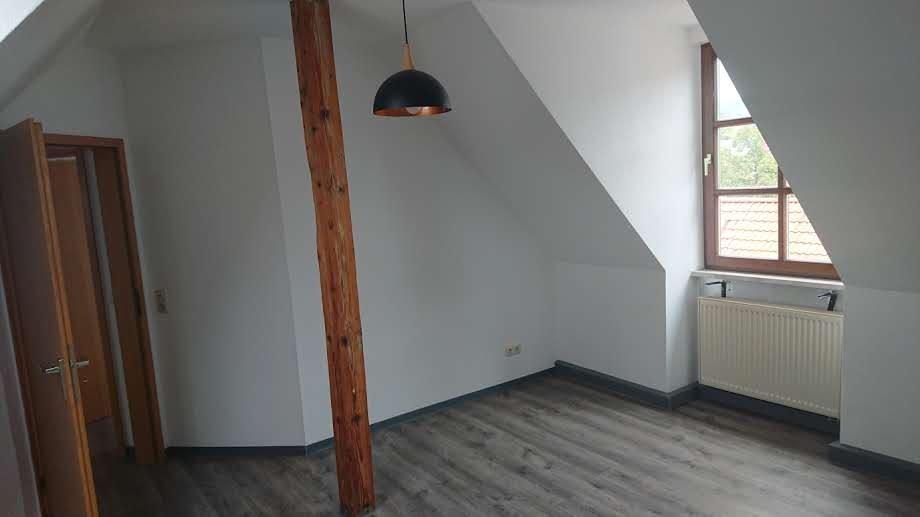Dachgeschoßwohnung Meiningen - 2 Zimmer, 42 m&sup2;, 350&euro; | Angebot:26426101