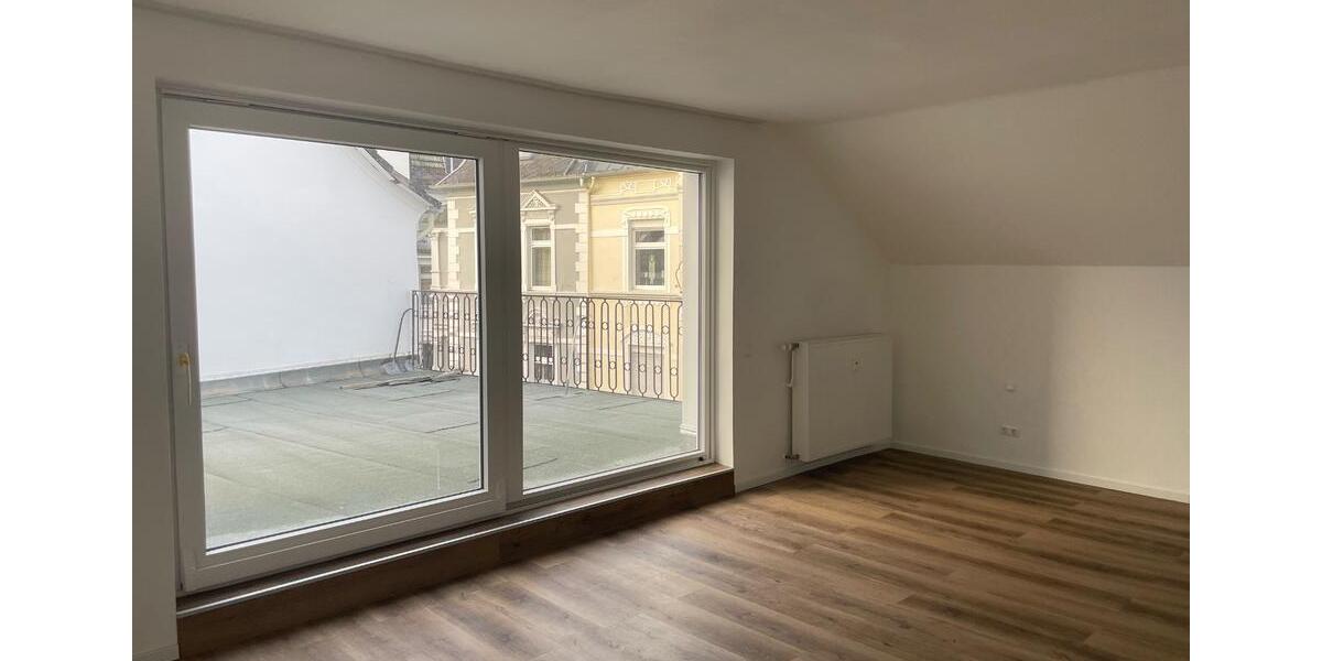 Dachgeschoßwohnung Plettenberg - 4 Zimmer, 150 m&sup2;, 1.250&euro; | Angebot:24363028