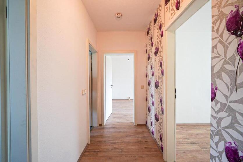 Renovierte Dreiraumwohnung mit Balkon– sofort bezugsfrei! zimmer