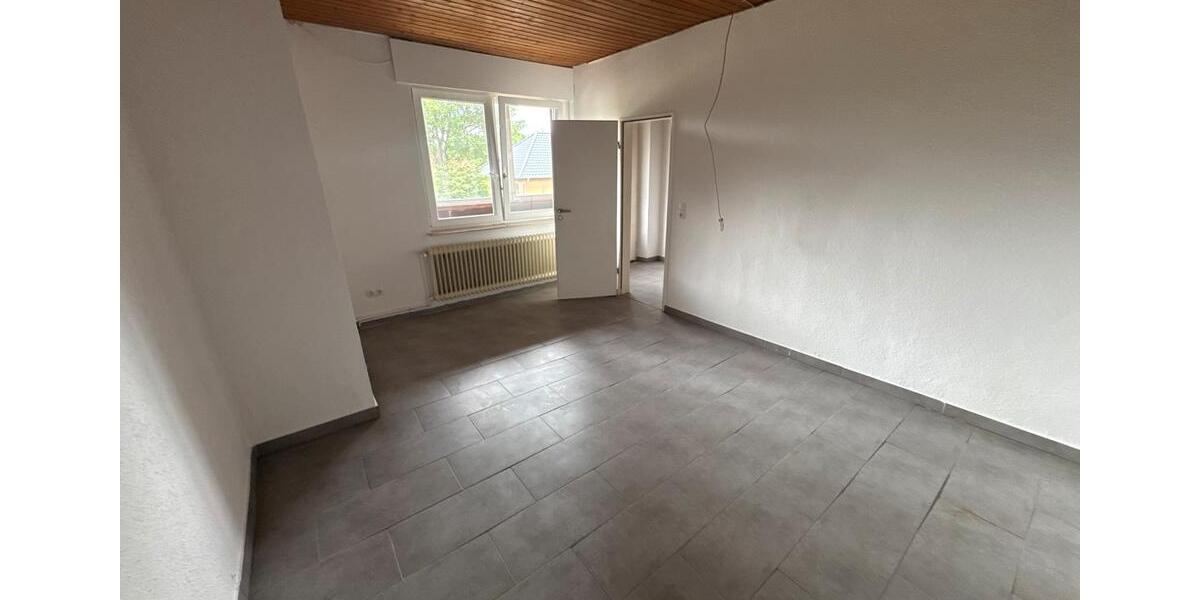 Etagenwohnung Saterland - 4 Zimmer, 150 m&sup2;, 1.000&euro; | Angebot:25351474