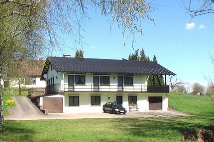 Haus Aichhalden - 7 Zimmer, 157 m&sup2;, 1.250&euro; | Angebot:26034015