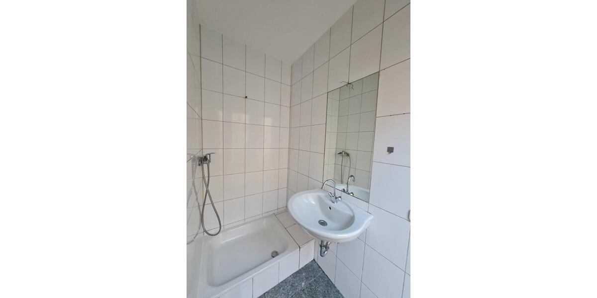 Erdgeschoßwohnung Krefeld - 2 Zimmer, 61 m&sup2;, 550&euro; | Angebot:26697803
