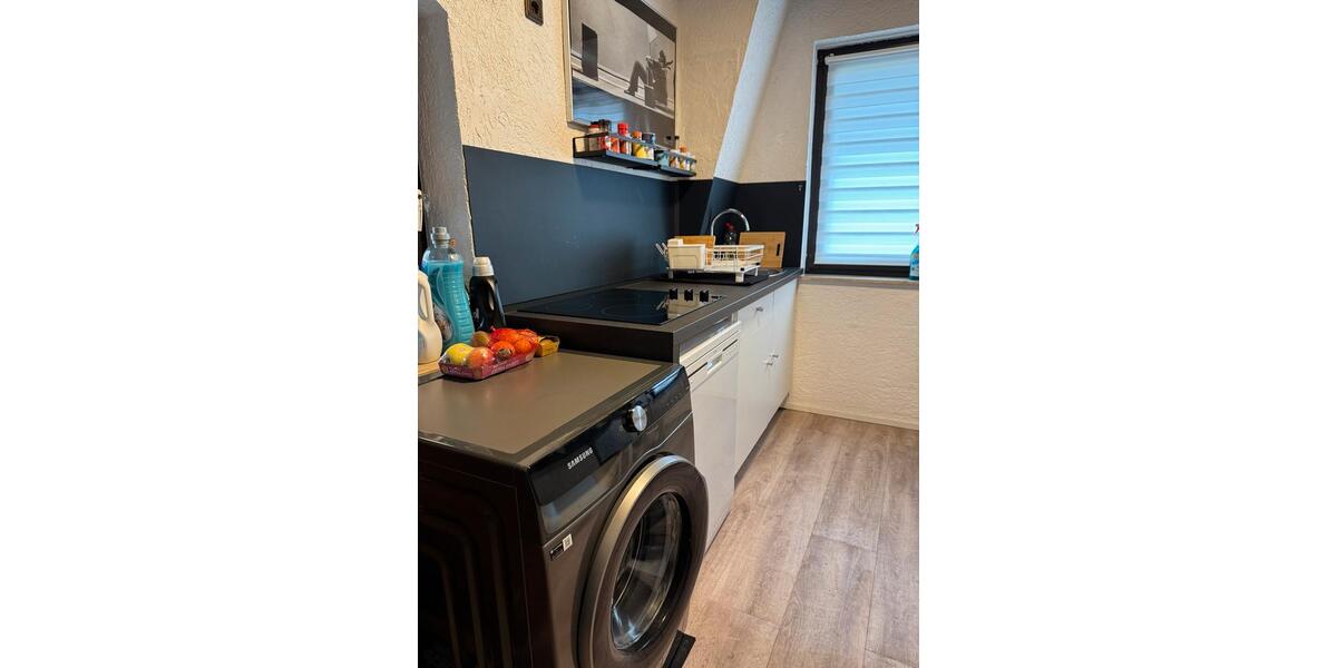 Dachgeschoßwohnung Königswinter - 3 Zimmer, 130 m&sup2;, 1.000&euro; | Angebot:24818713