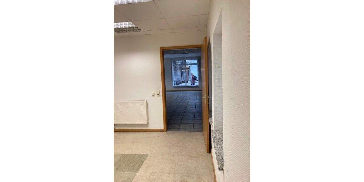 Gewerbeobjekt Gotha - 2 Zimmer, 615&euro; | Angebot:25738084