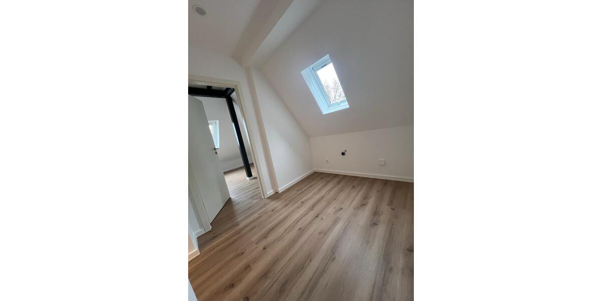 Dachgeschoßwohnung Mönchengladbach Süd - 2 Zimmer, 40 m&sup2;, 600&euro; | Angebot:26322219