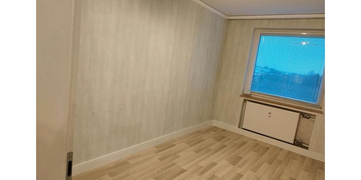 Etagenwohnung Detmold - 3 Zimmer, 72 m&sup2;, 570&euro; | Angebot:25990352